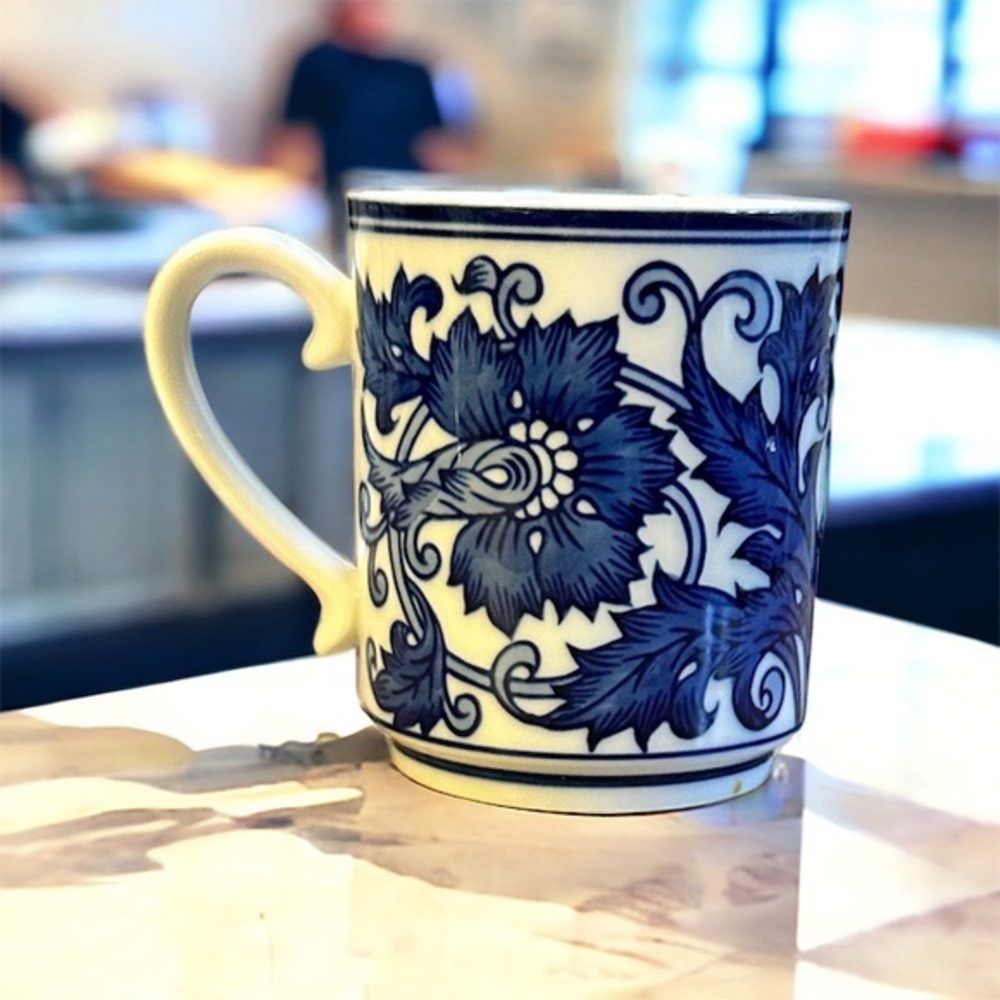 Bombay Asian Garden Blue White Mug